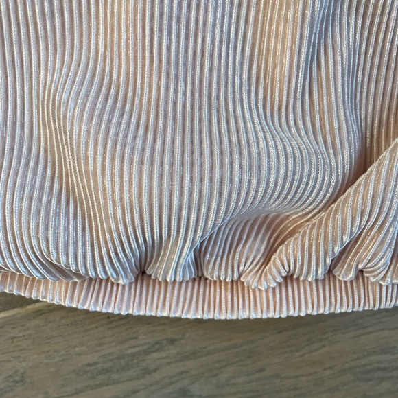 ATSTR The Label Light Pink Crinkle Pleated Top/ Blush Peach - Picture 11 of 12